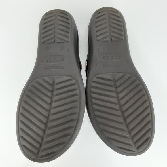 Crocs Sanrah Thong Sandals Gold Medallion Flip Flops Brown Womens 7 Dress Shoes - Picture 7 of 9